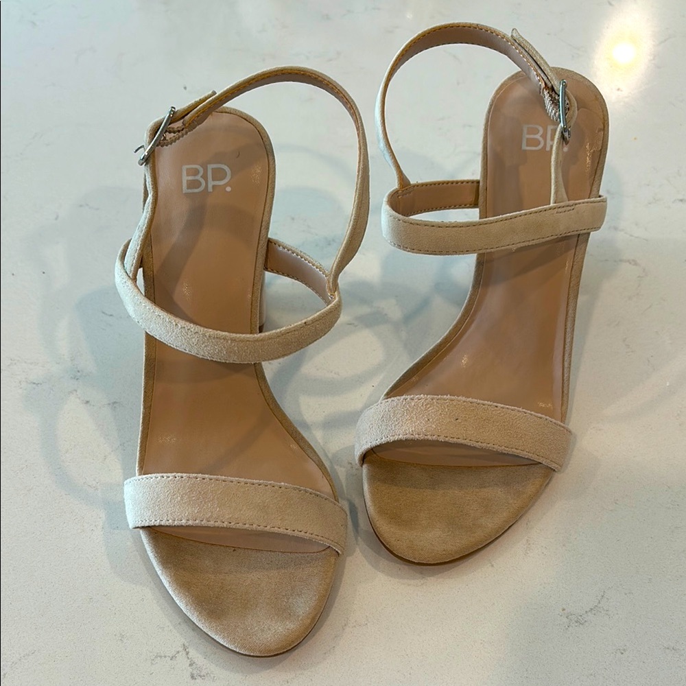 BP. 3.5” Tan Heels